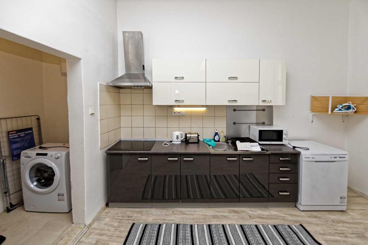 Peter'S Tower Apartments Praha Eksteriør bilde